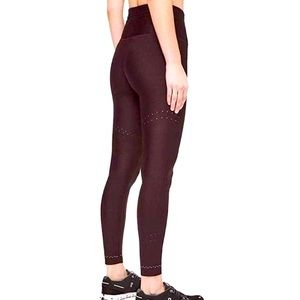 *NWT*Lululemon In Focus Run Tight BLACK CHERRY- Size 2